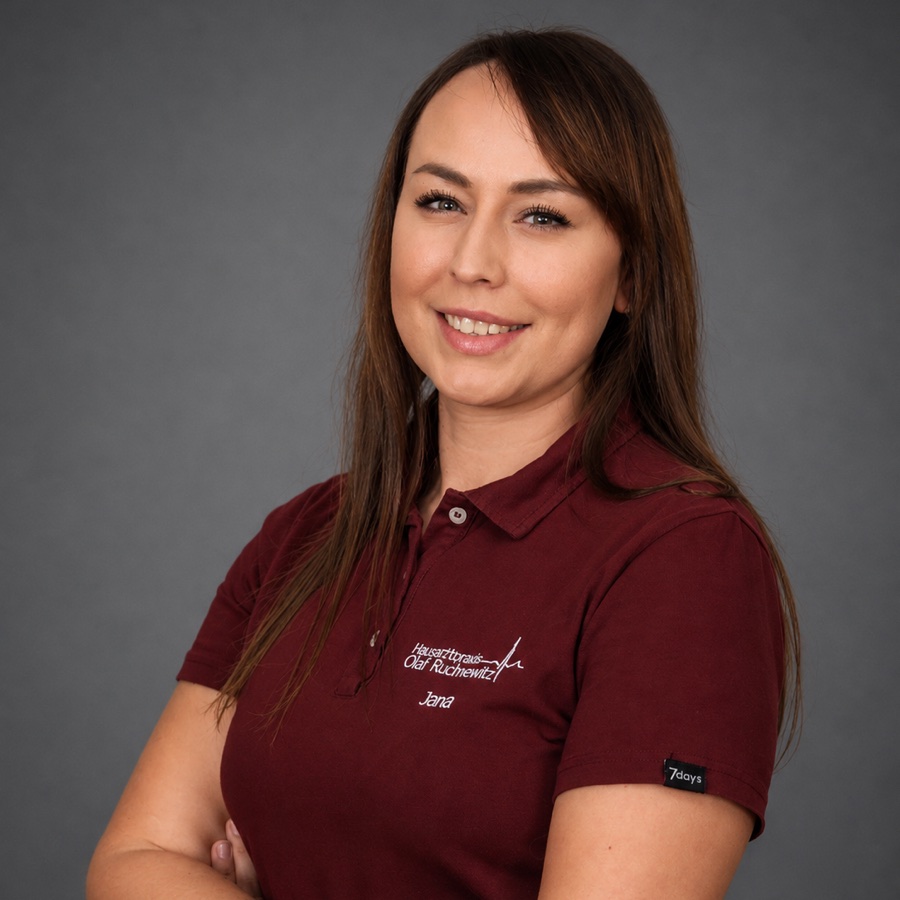 Porträt von Jana aus dem Praxisteam